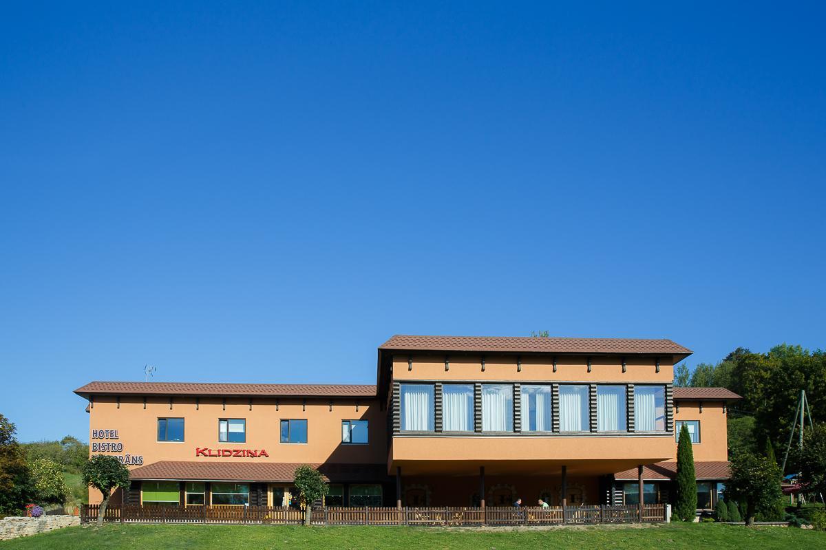 Restaurant&Hotel Klidzina Skriveri Exterior foto